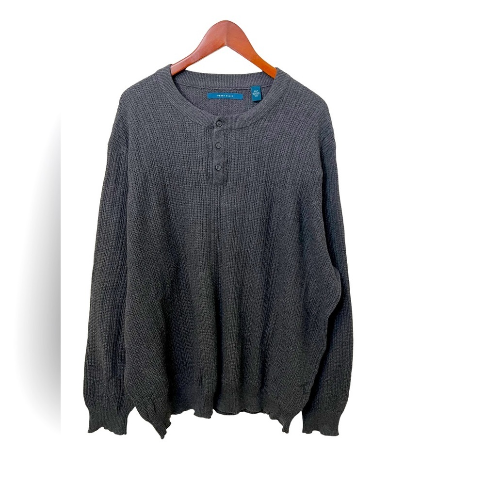 🔥🔥Perry Ellis sweater with  three button neck top size 2XL.☑️